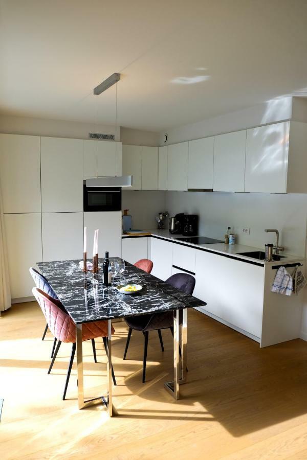 Modern Appartment In The Heart Of Gent Bagian luar foto