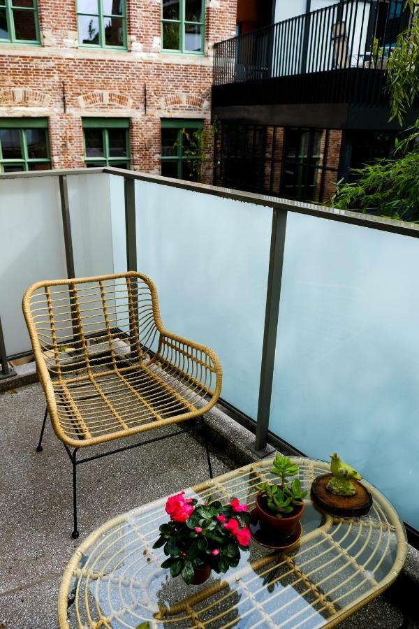 Modern Appartment In The Heart Of Gent Bagian luar foto